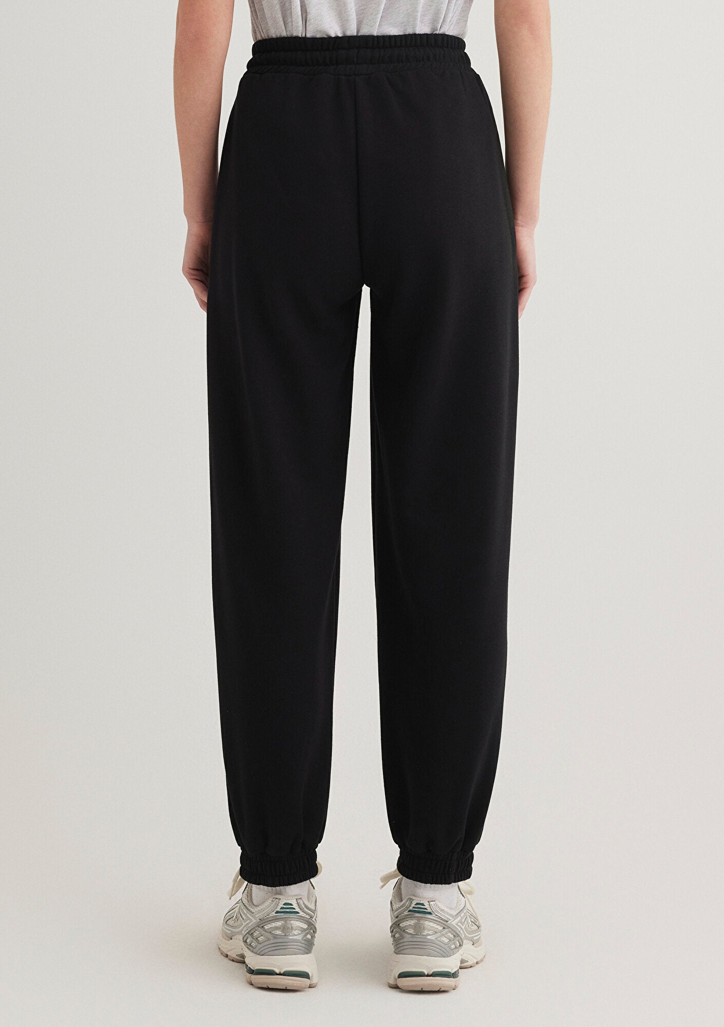 Black Basic Sweatpants