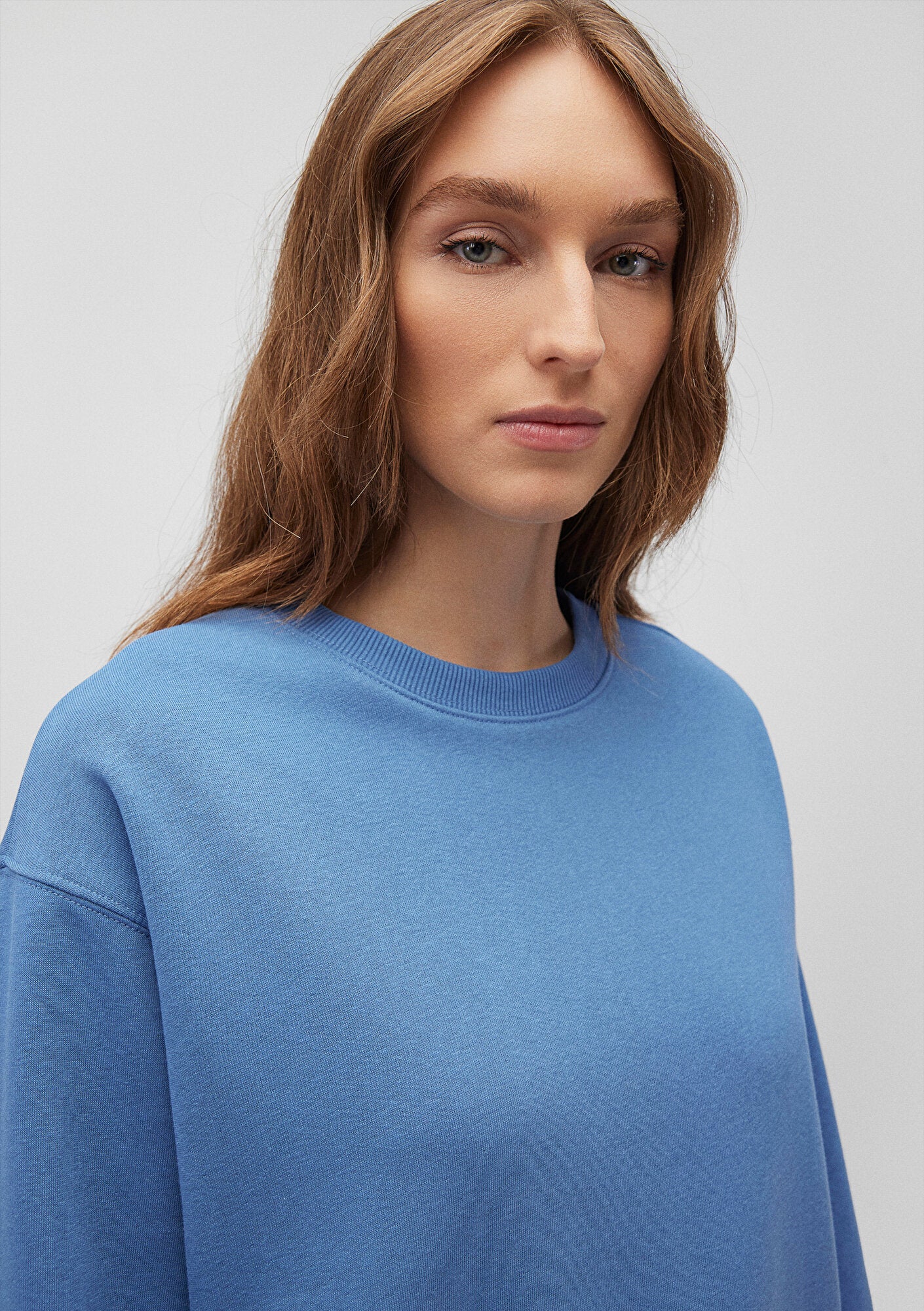 Crew Neck Blue Basic Sweatshirt