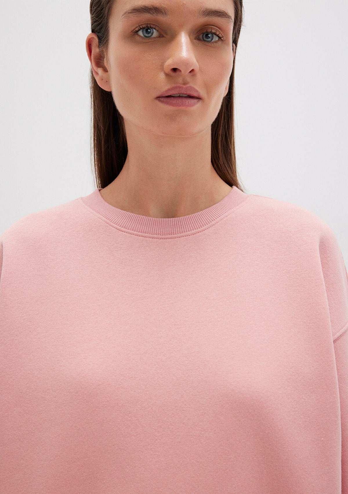 Crew Neck Pink Basic Sweatshirt