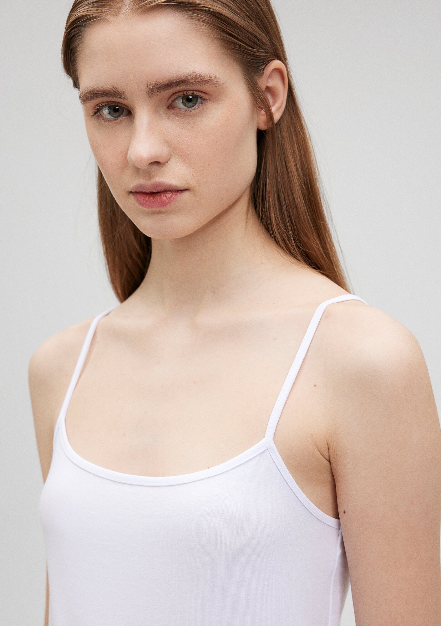 Strap White Basic Tank