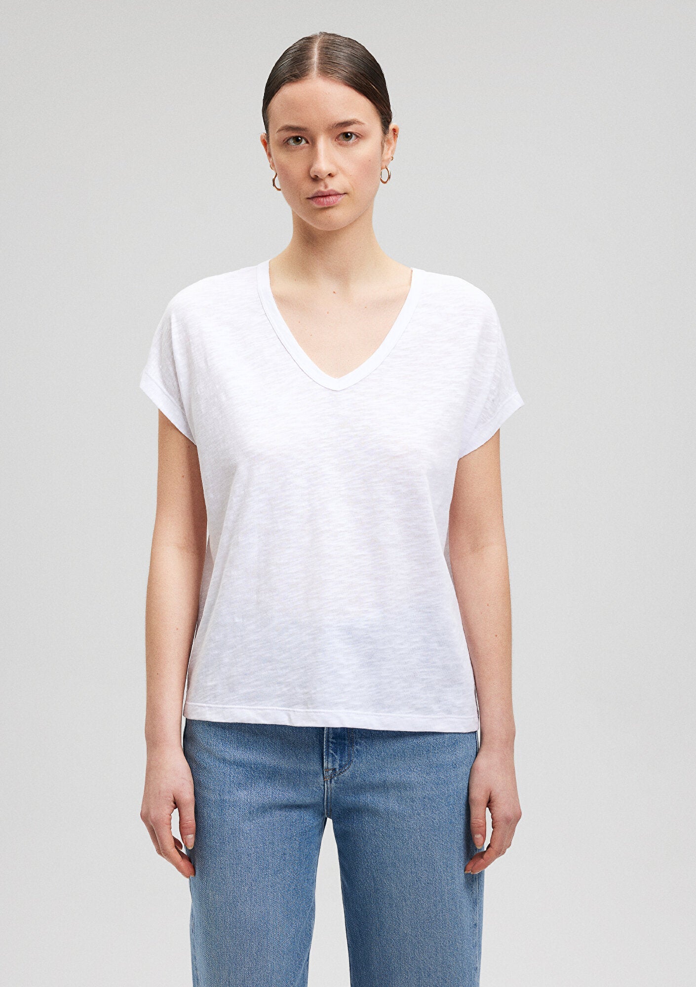 V Neck White Basic T-Shirt