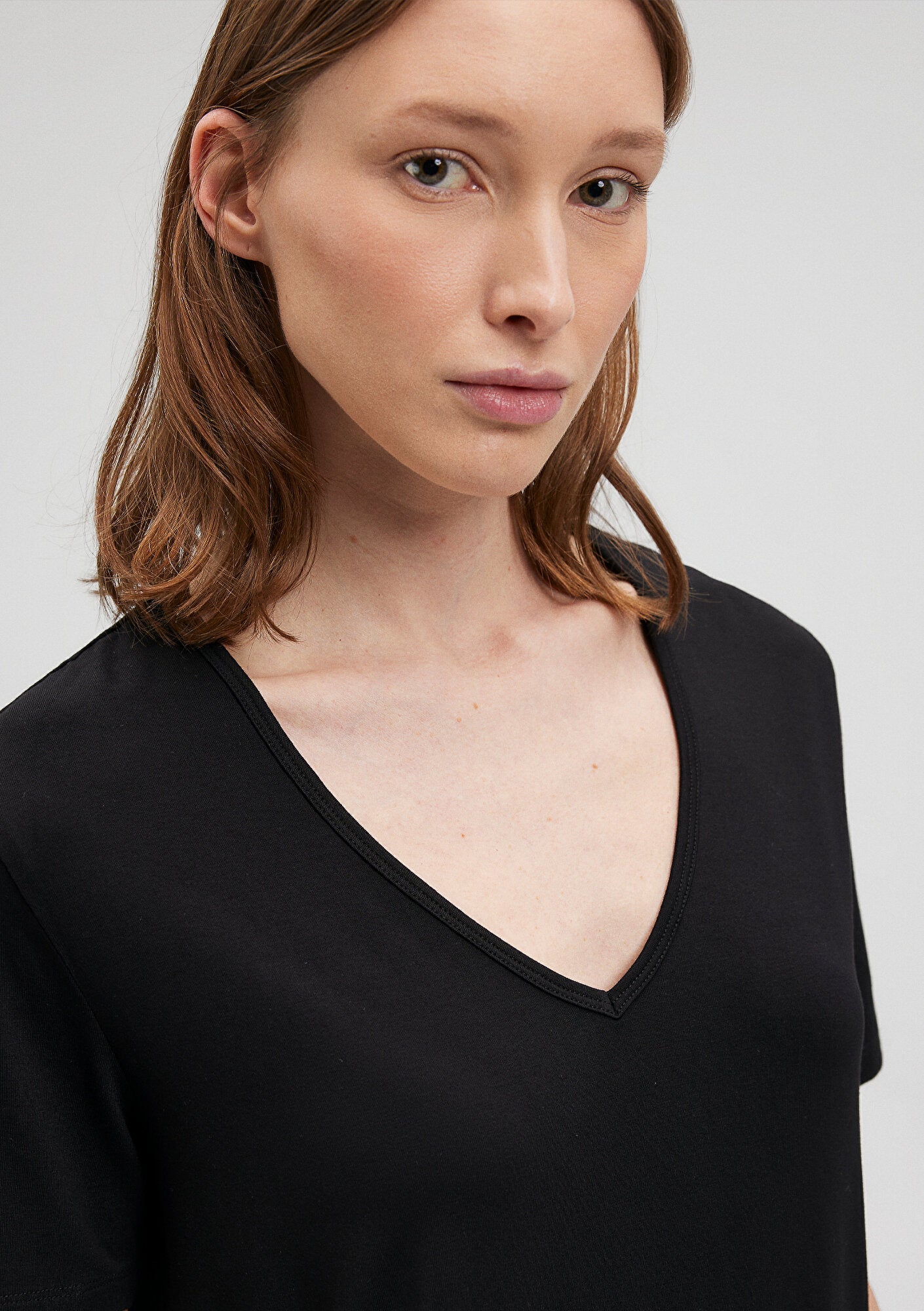 V Neck Black Basic T-Shirt