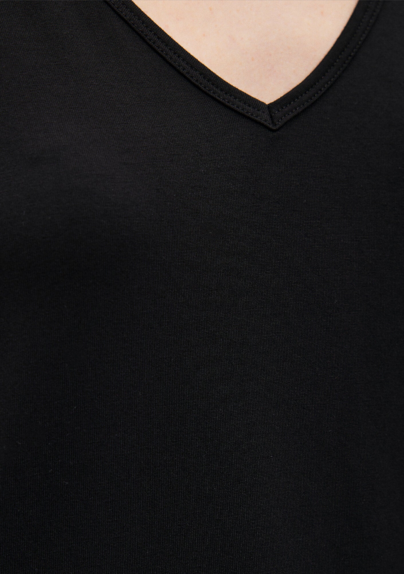 V Neck Black Basic T-Shirt