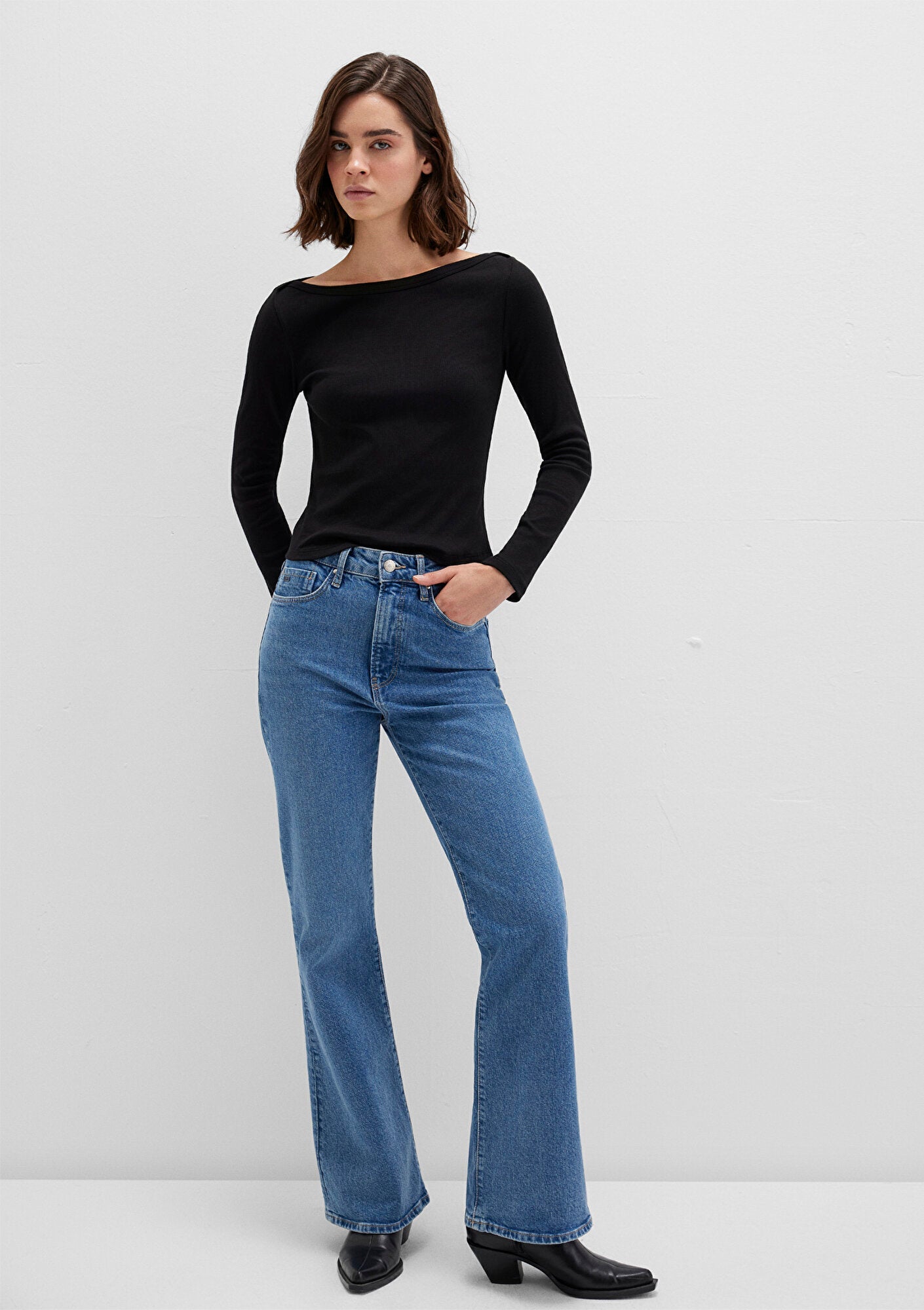 Long Sleeve Black Basic T-Shirt