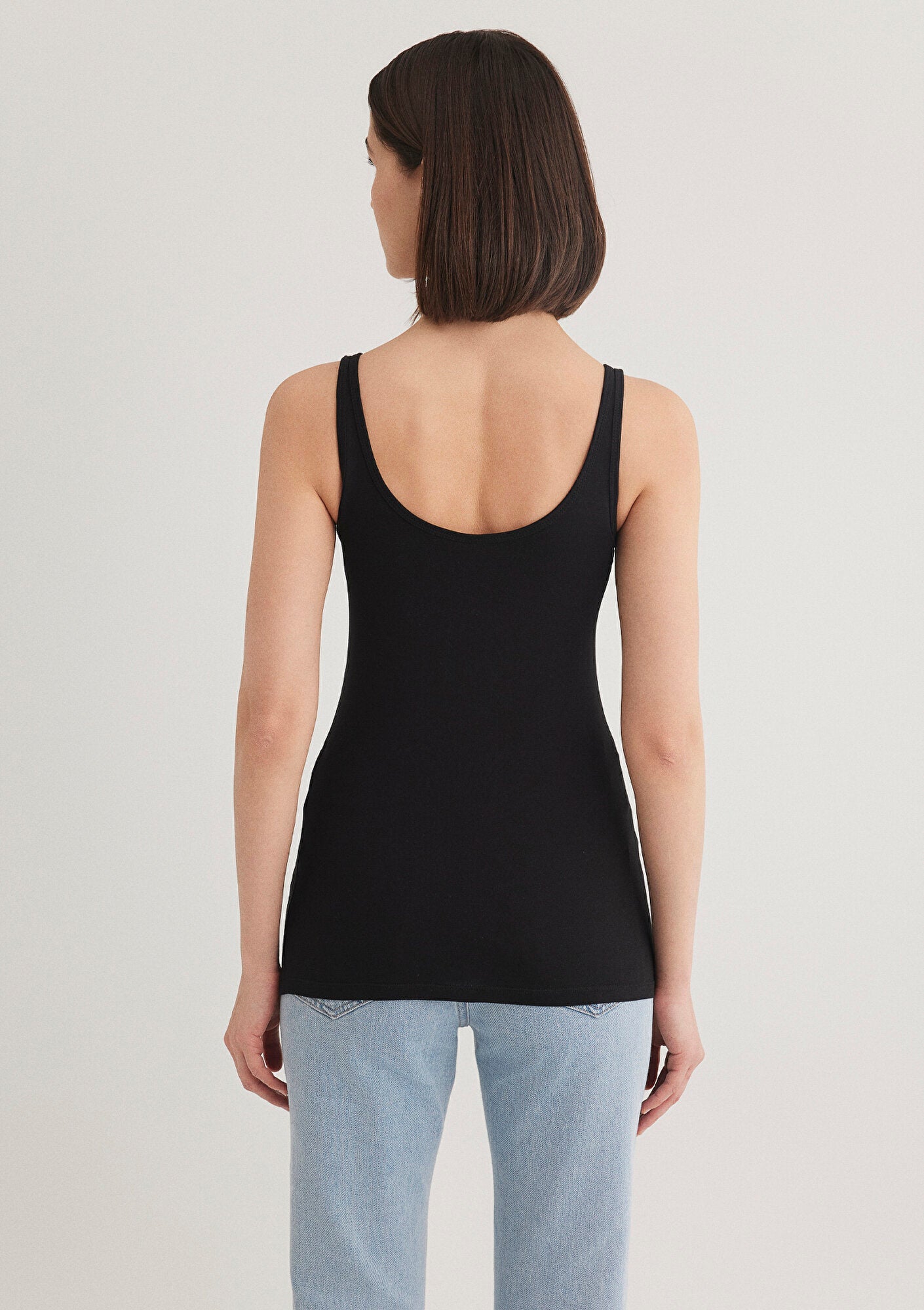 Black Basic T-shirt