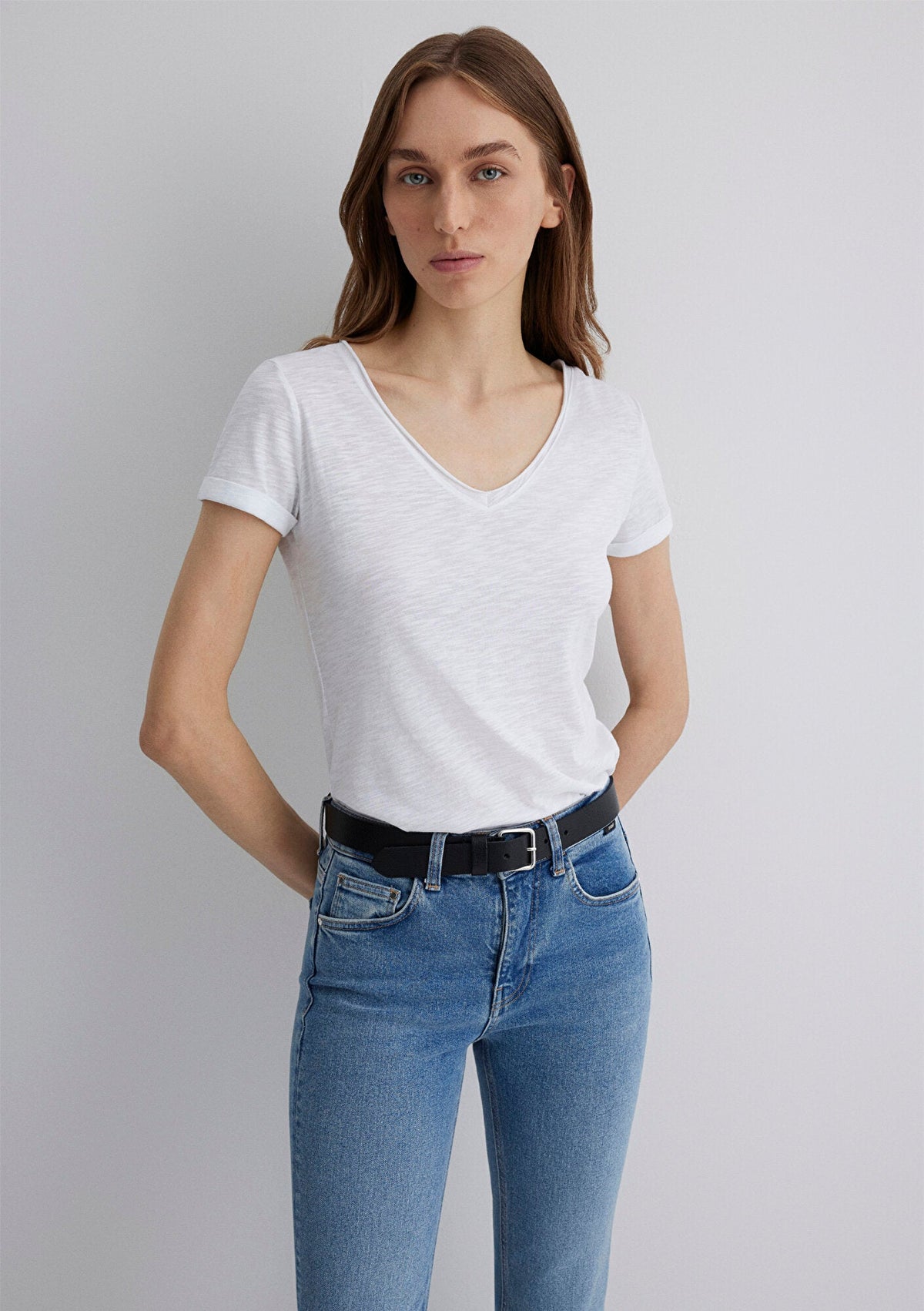 V Neck White Basic T-Shirt