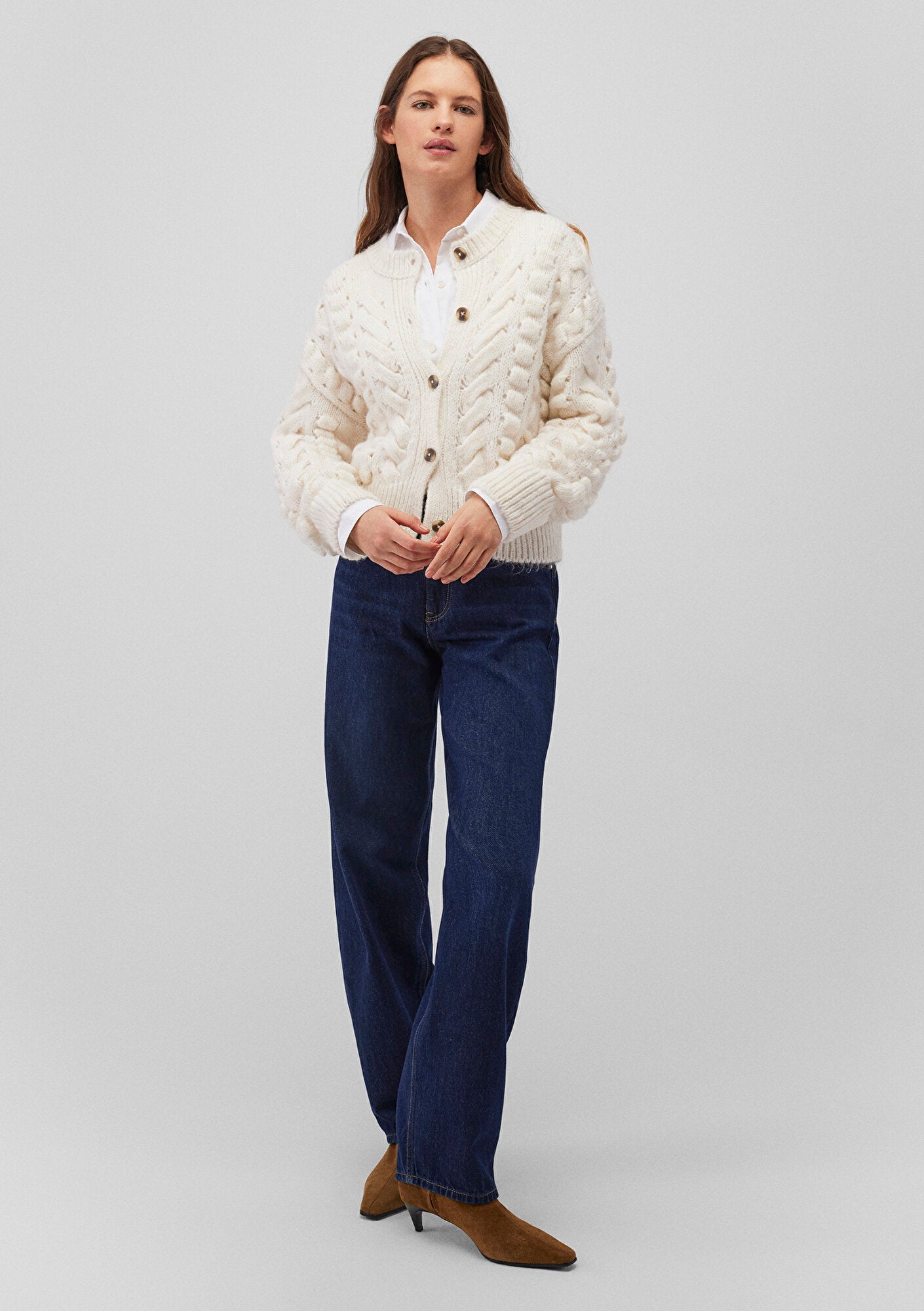 Buttoned White Hırka
