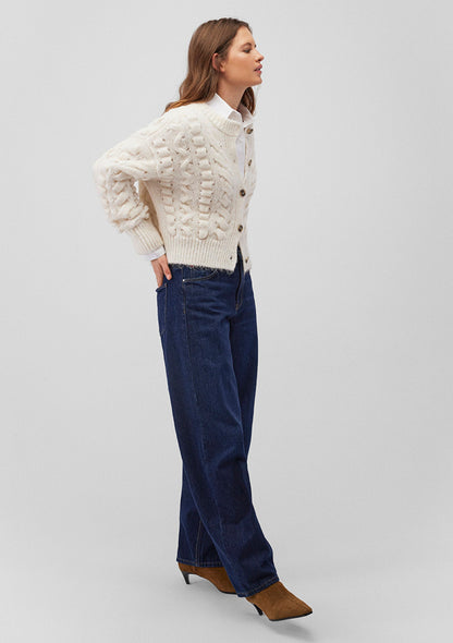 Buttoned White Hırka