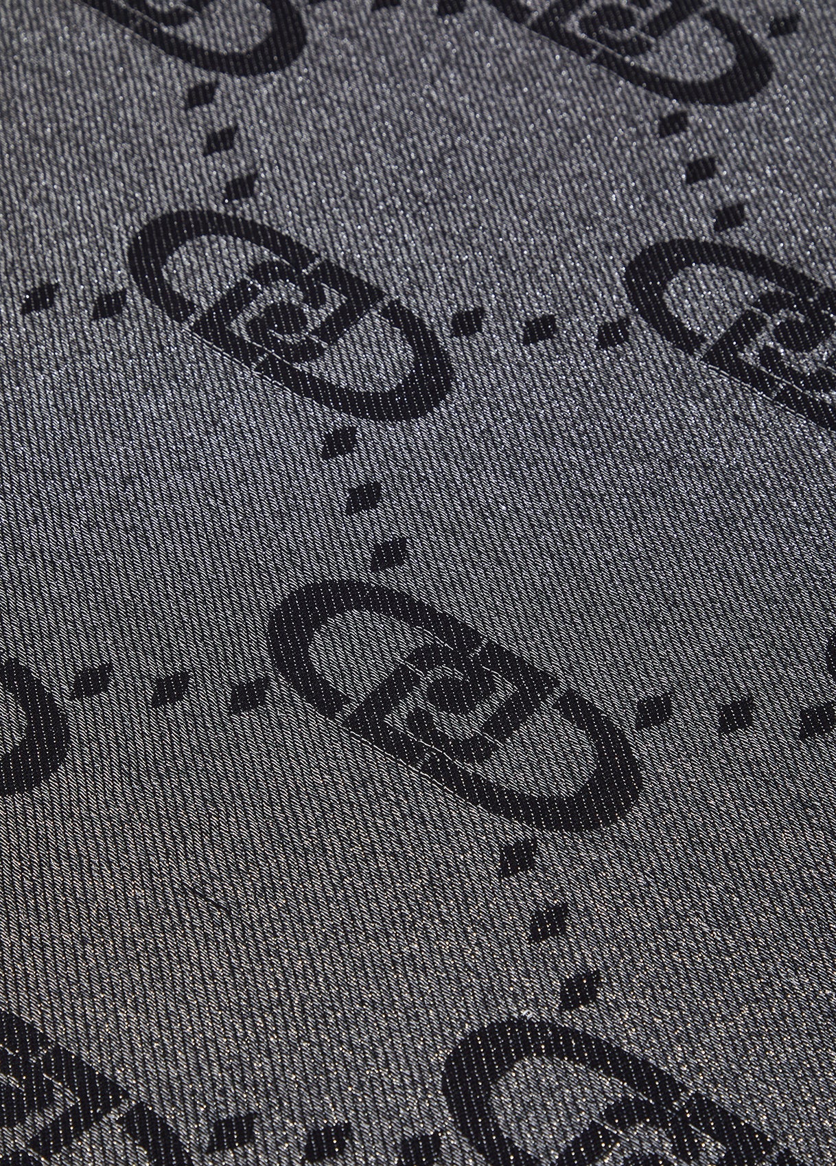 2A5011T030022222T.U.-black