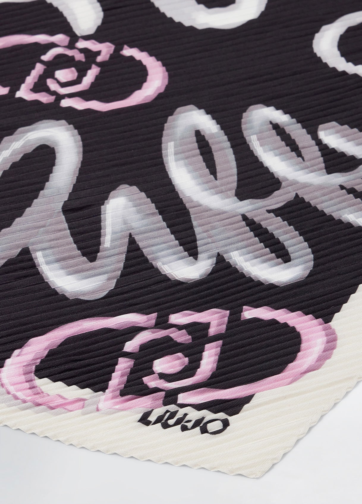 2A5019T030022222T.U.-black