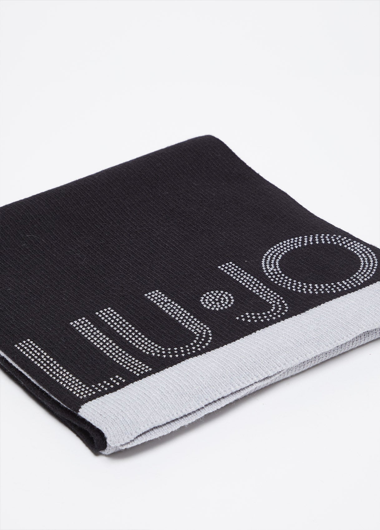 2F4038M030022222T.U.-black