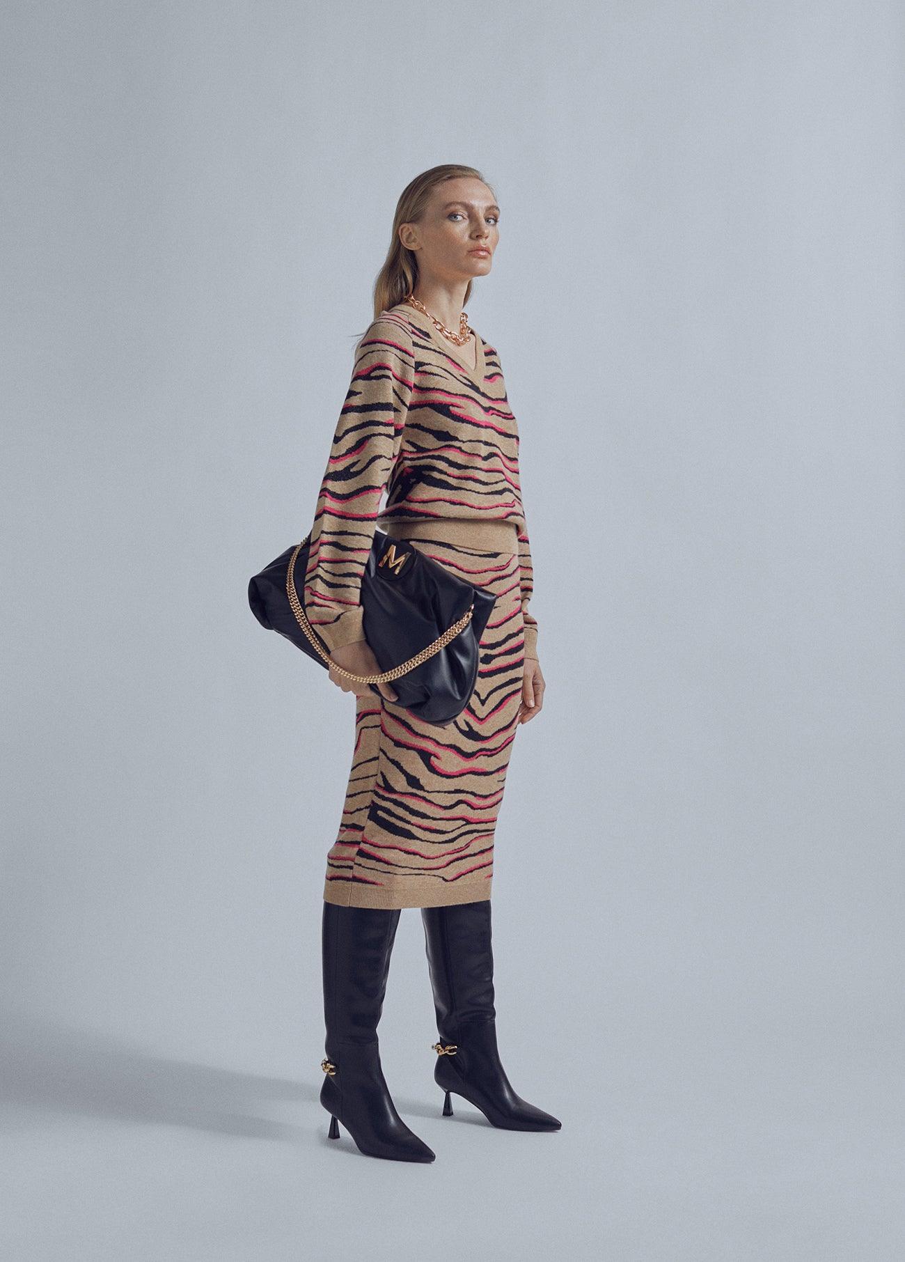 32461003-V-neck animal print sweater-Multi