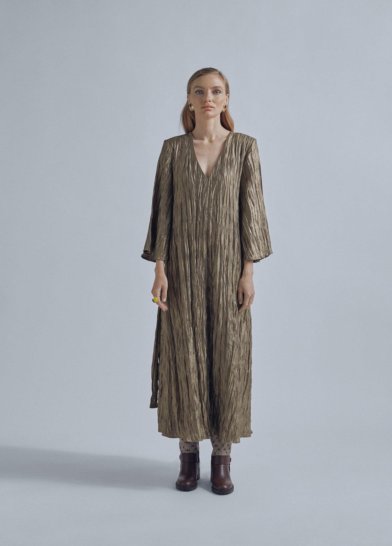 32465004-Pleated midi dress with a belt-Golden