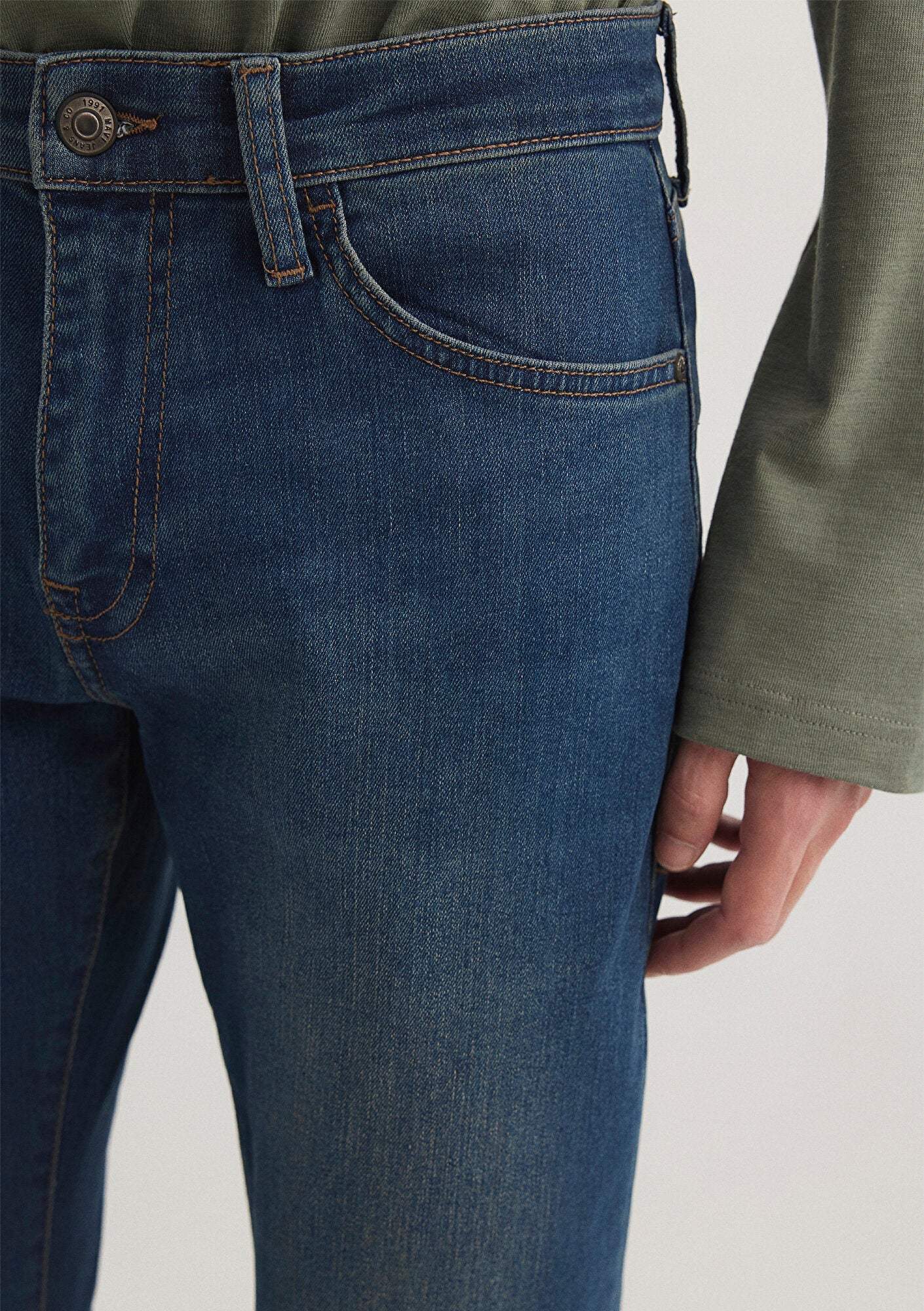 Marcus Mid Shaded Jean Pants