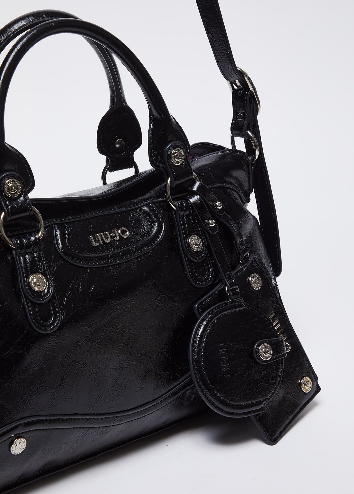 AA4004E001222222T.U.-black