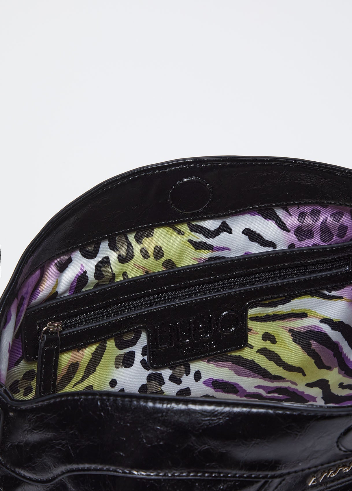 AA4004E001222222T.U.-black