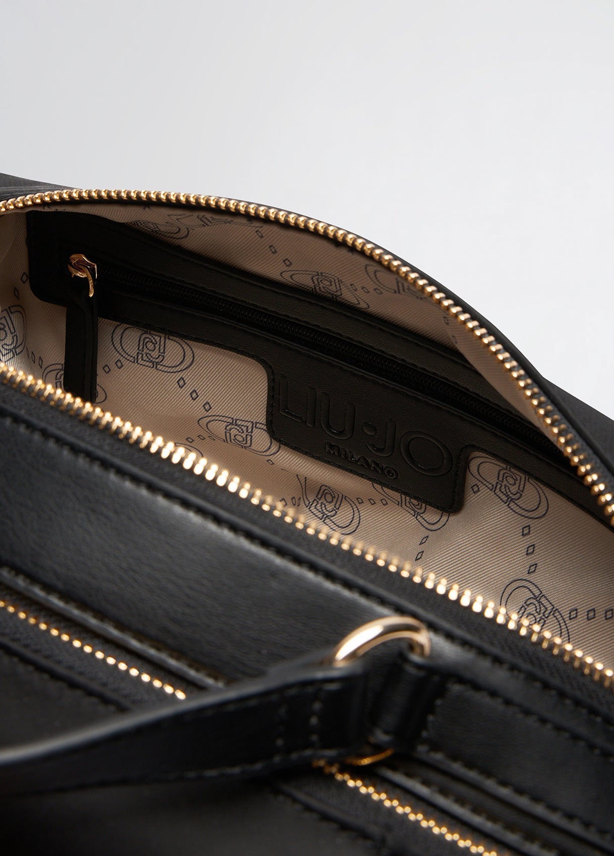 AA5006T455922222T.U.-black