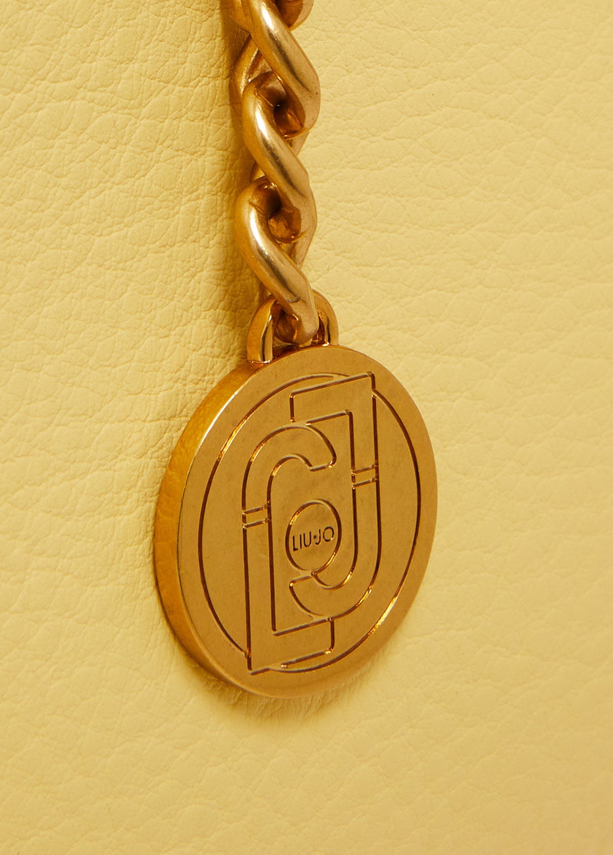 AA5026E006430640T.U.-cream