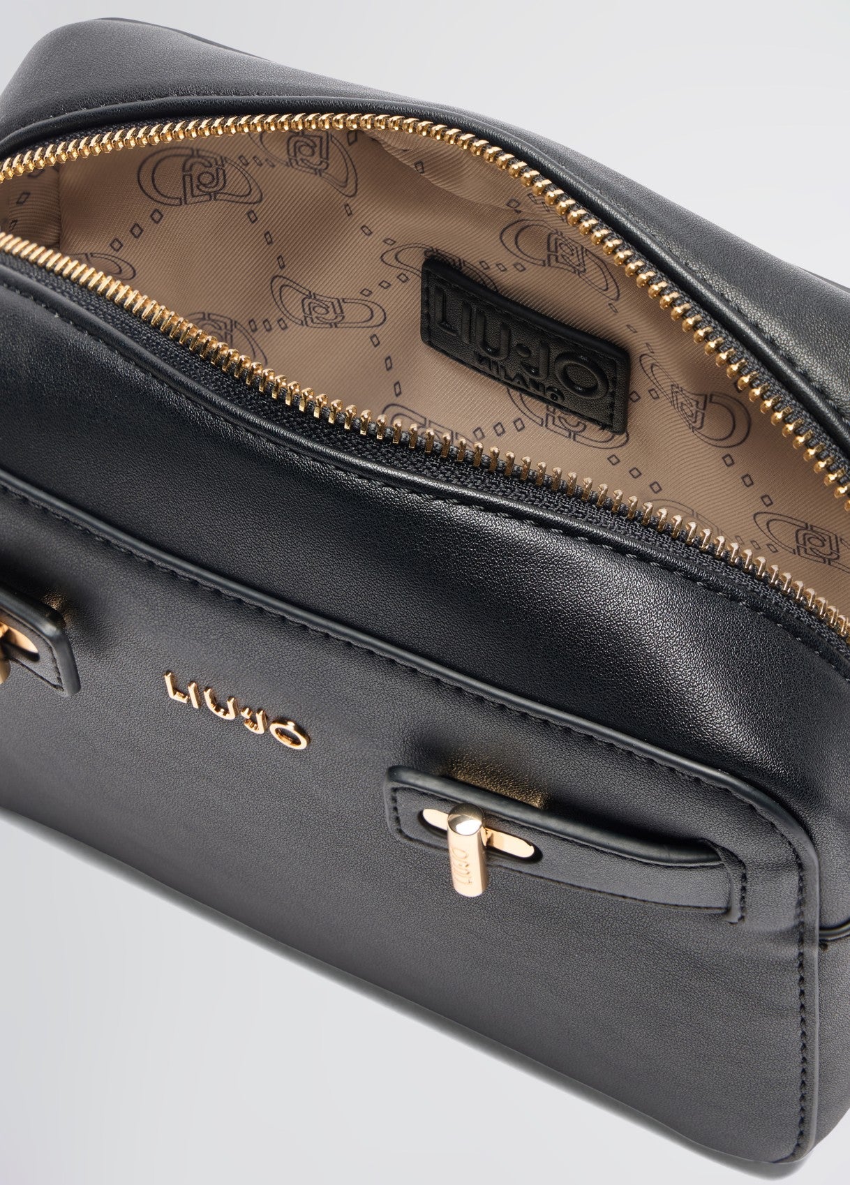 AA5079E000322222T.U.-black