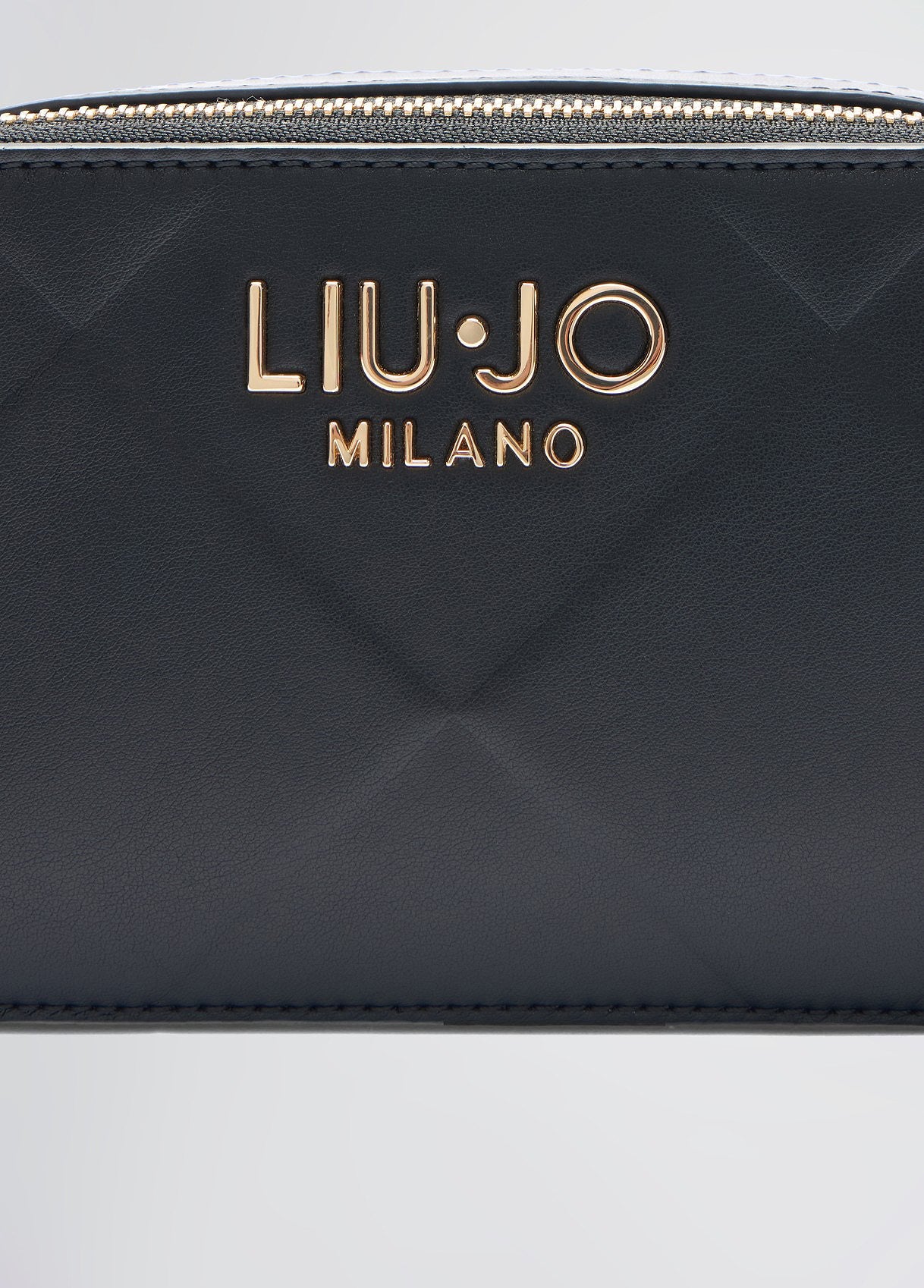 AA5100E077822222T.U.-black