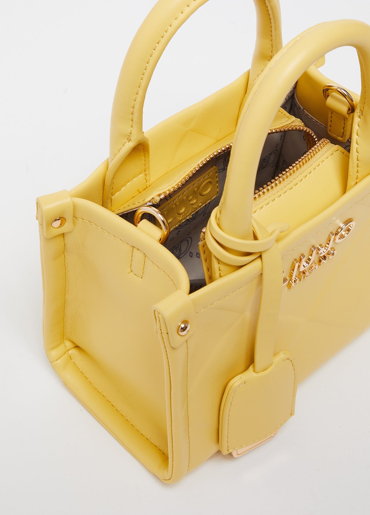 AA5102E077830640T.U.-cream