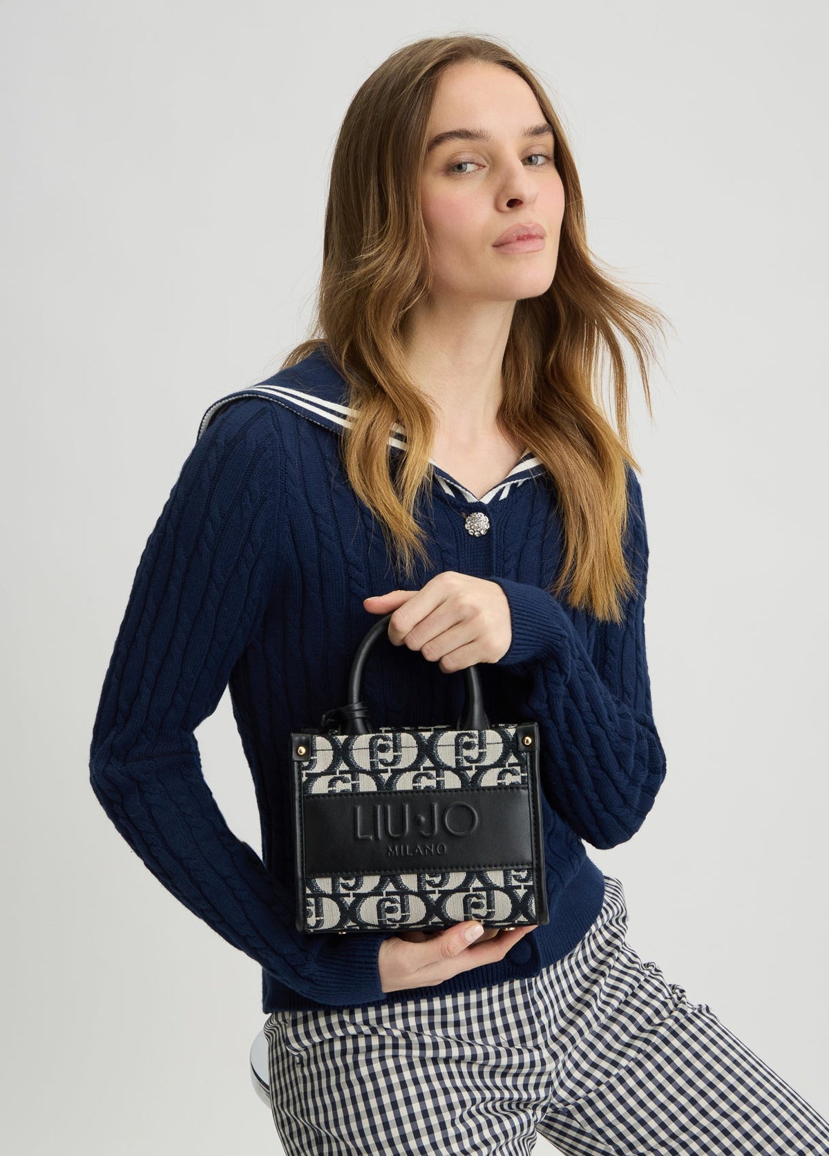 AA5102T334222222T.U.-black