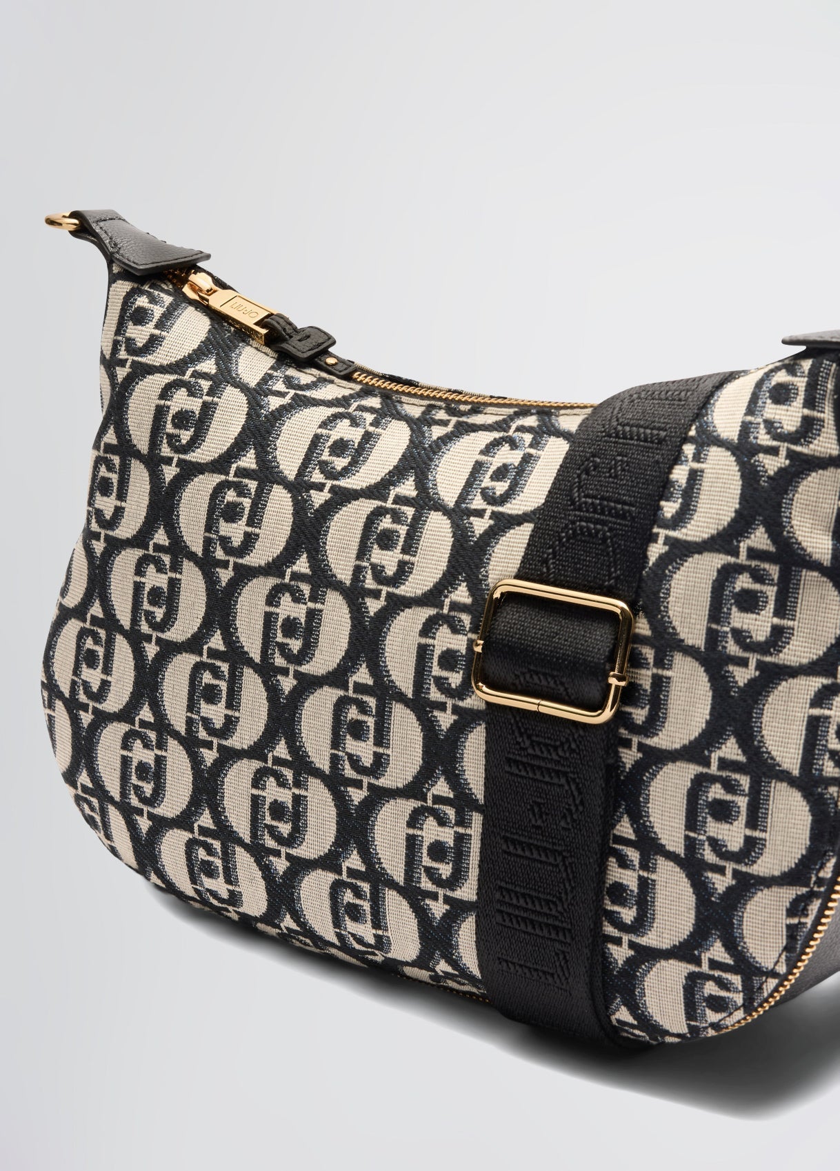 AA5133T334222222T.U.-black