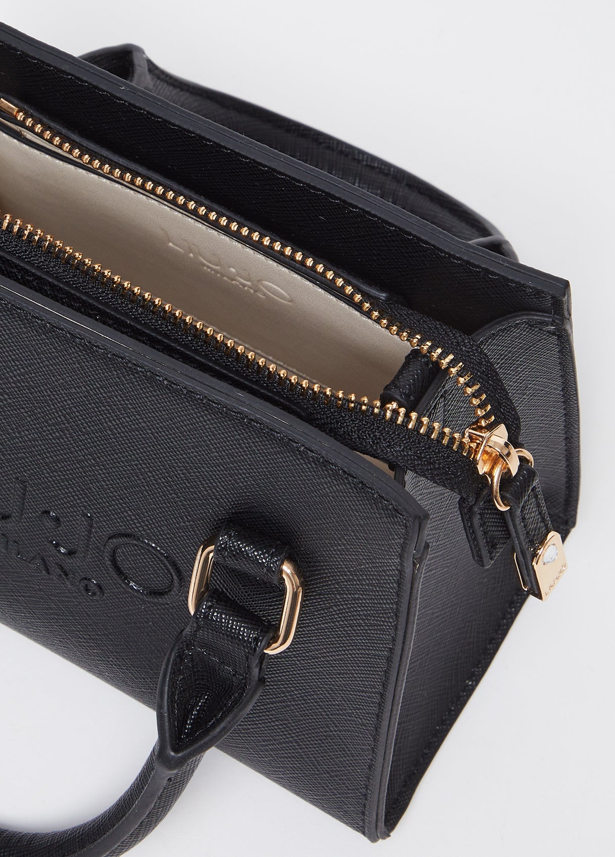 AA5151E008722222T.U.-black