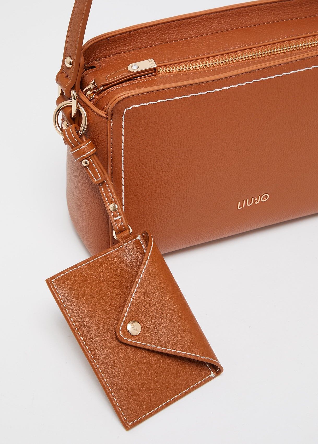 AA5161E005881154T.U.-brown