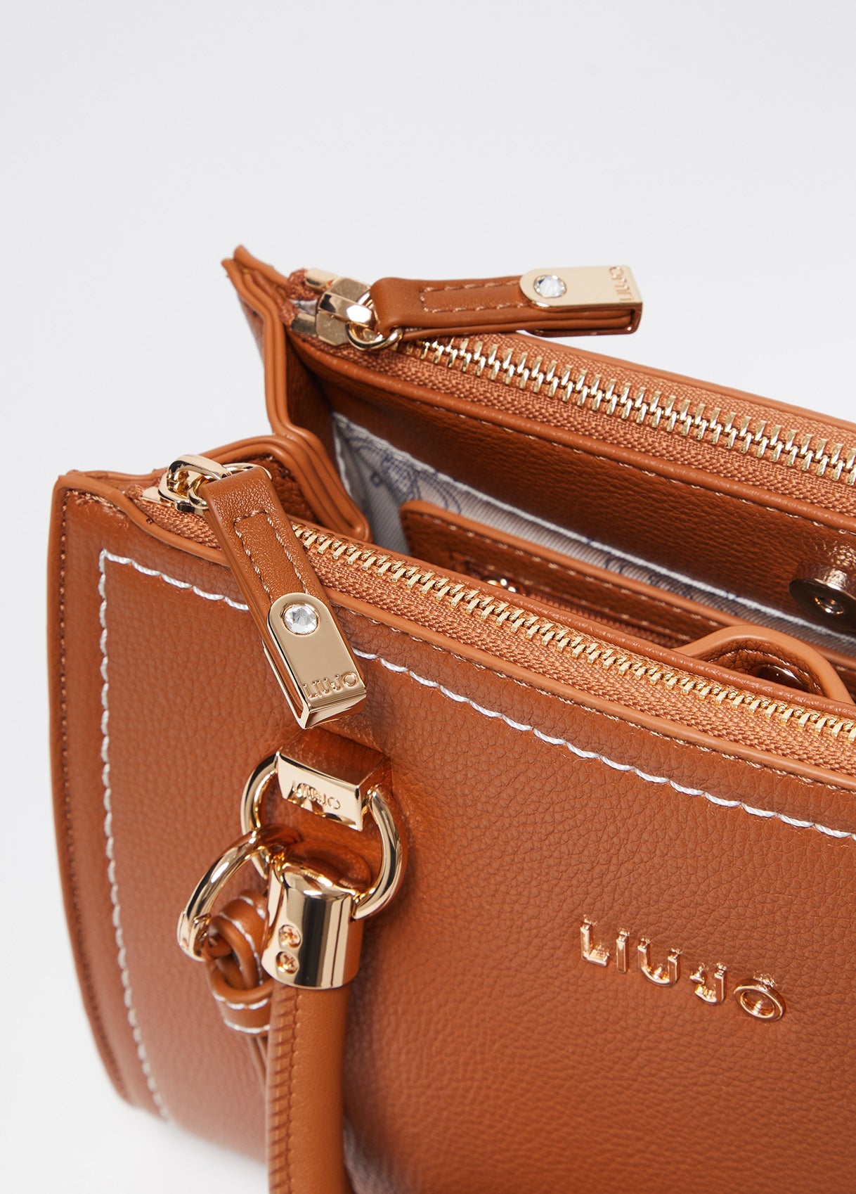 AA5163E005881154T.U.-brown