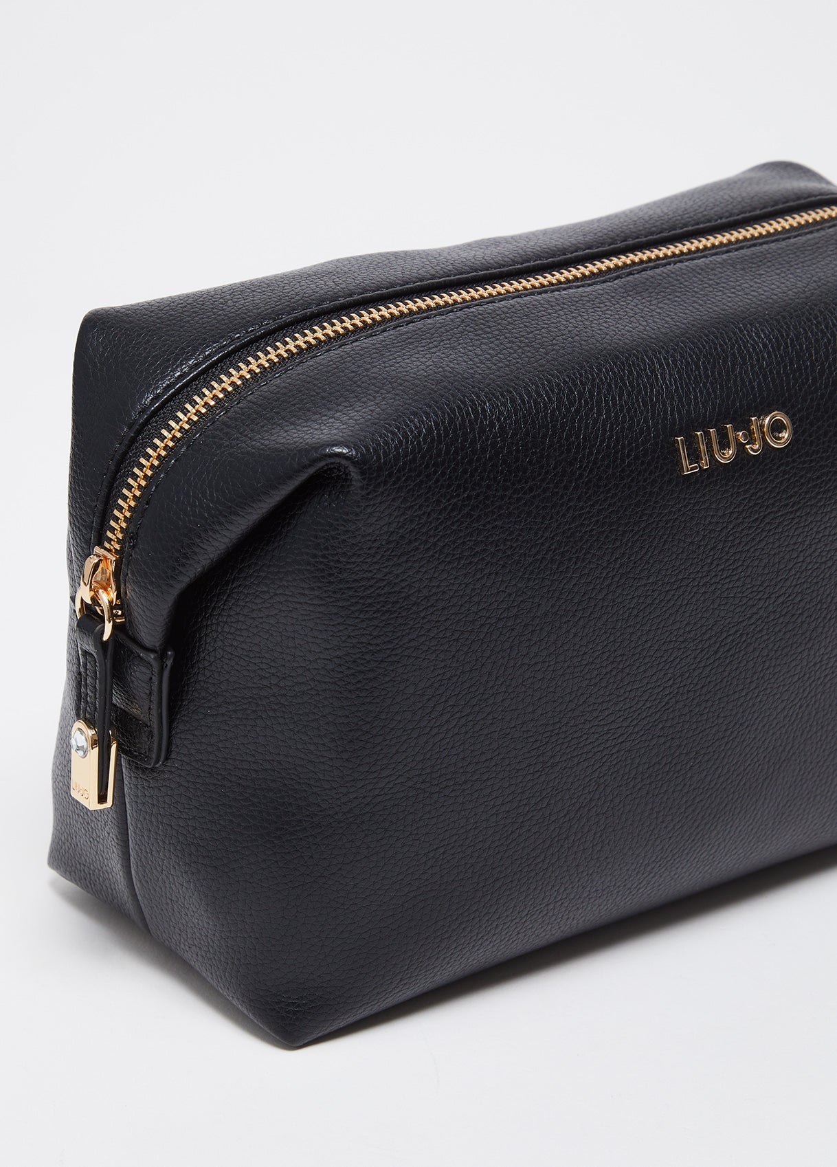 AA5213E005822222T.U.-black