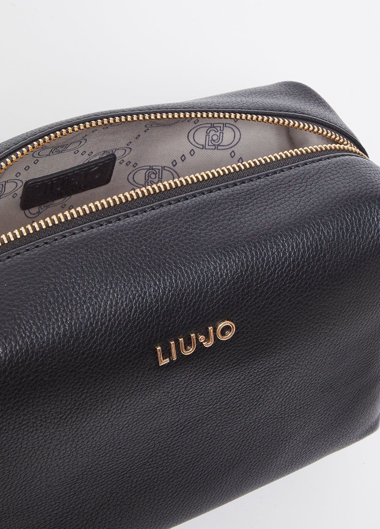 AA5213E005822222T.U.-black