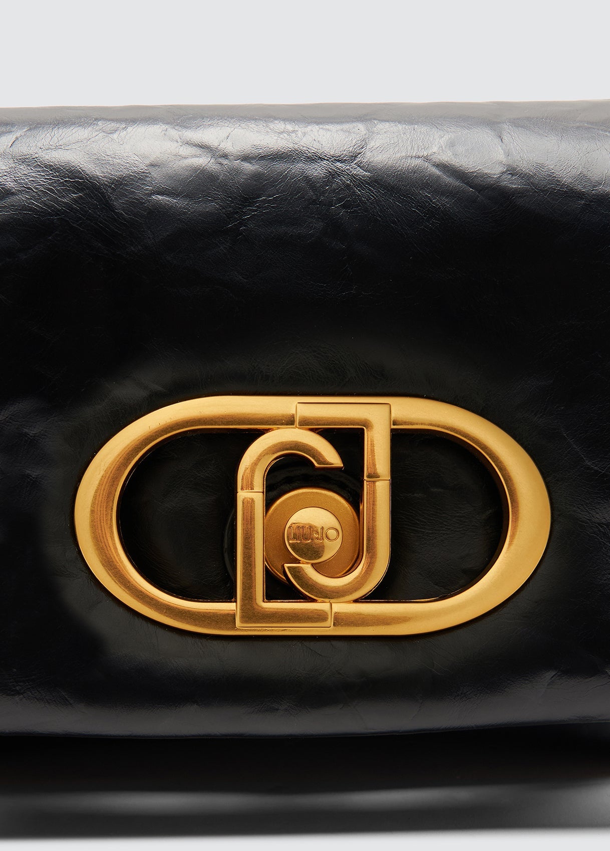 AA5269E088622222T.U.-black