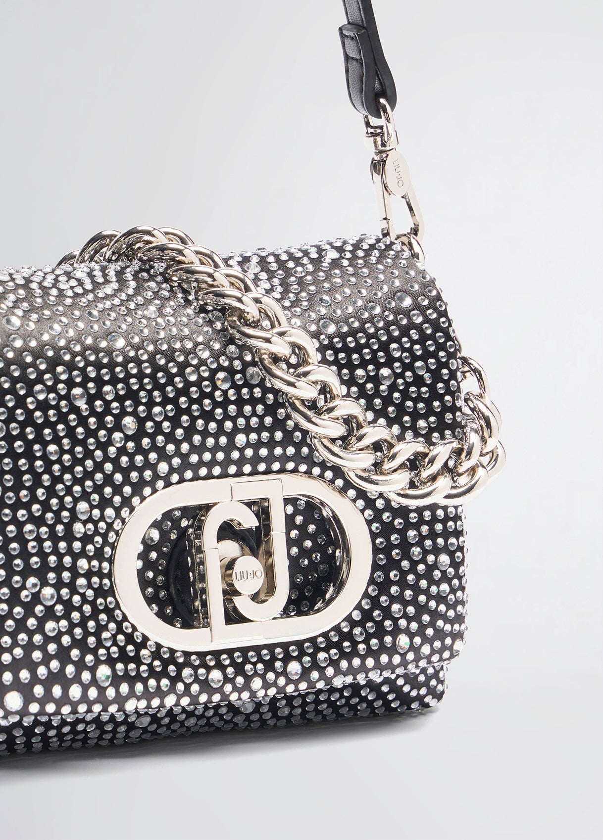 AA5269T037422222T.U.-black