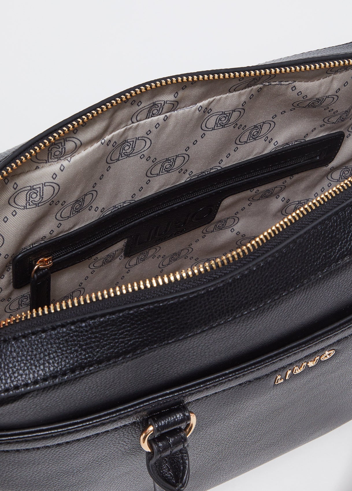 AA5320E005822222T.U.-black