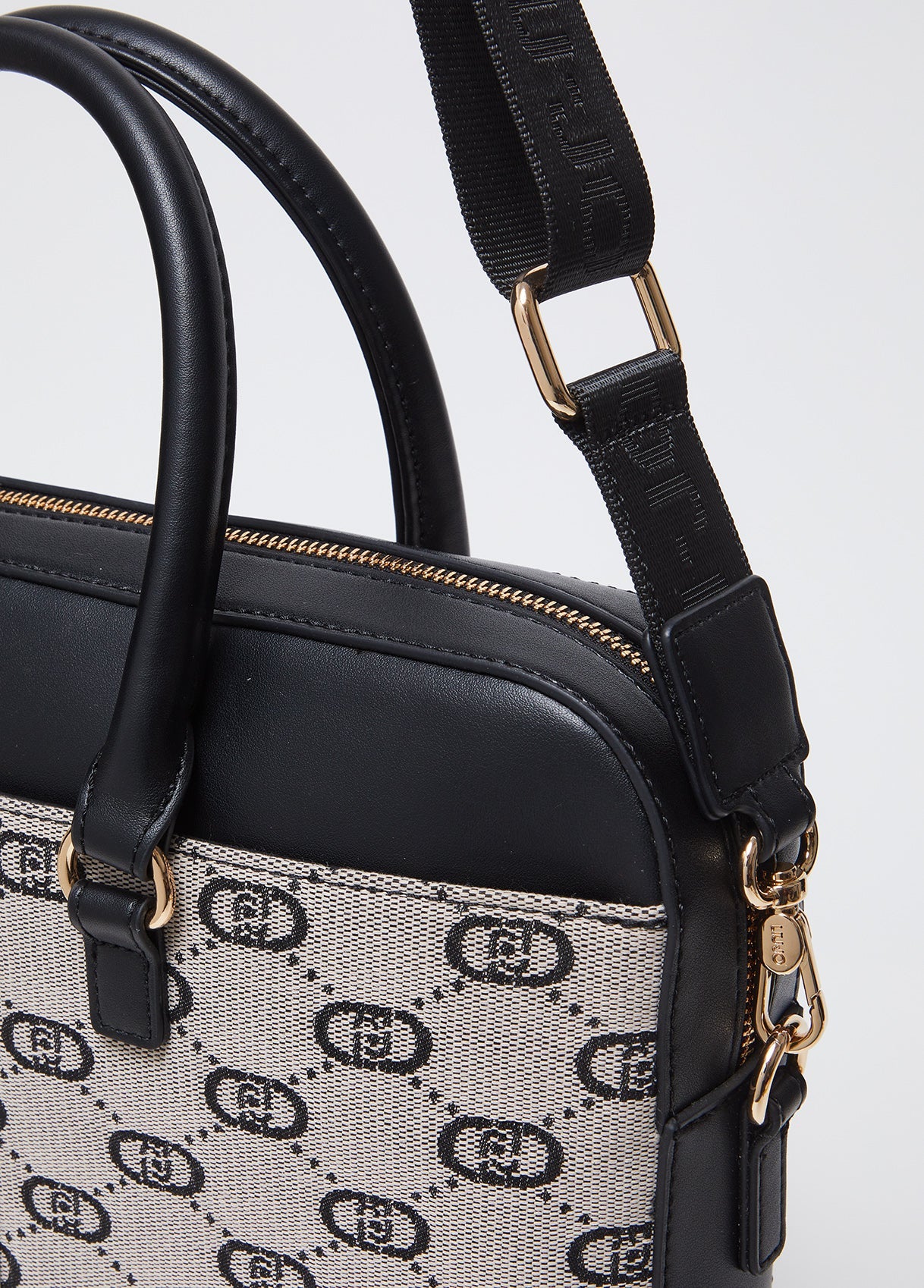 AA5320T384622222T.U.-black