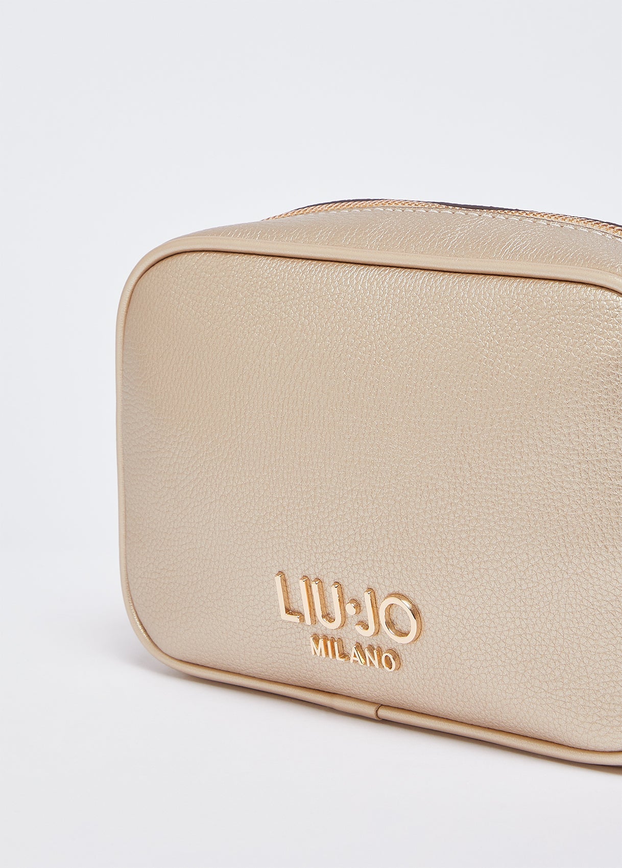 AA6137E101290048T.U.-light gold