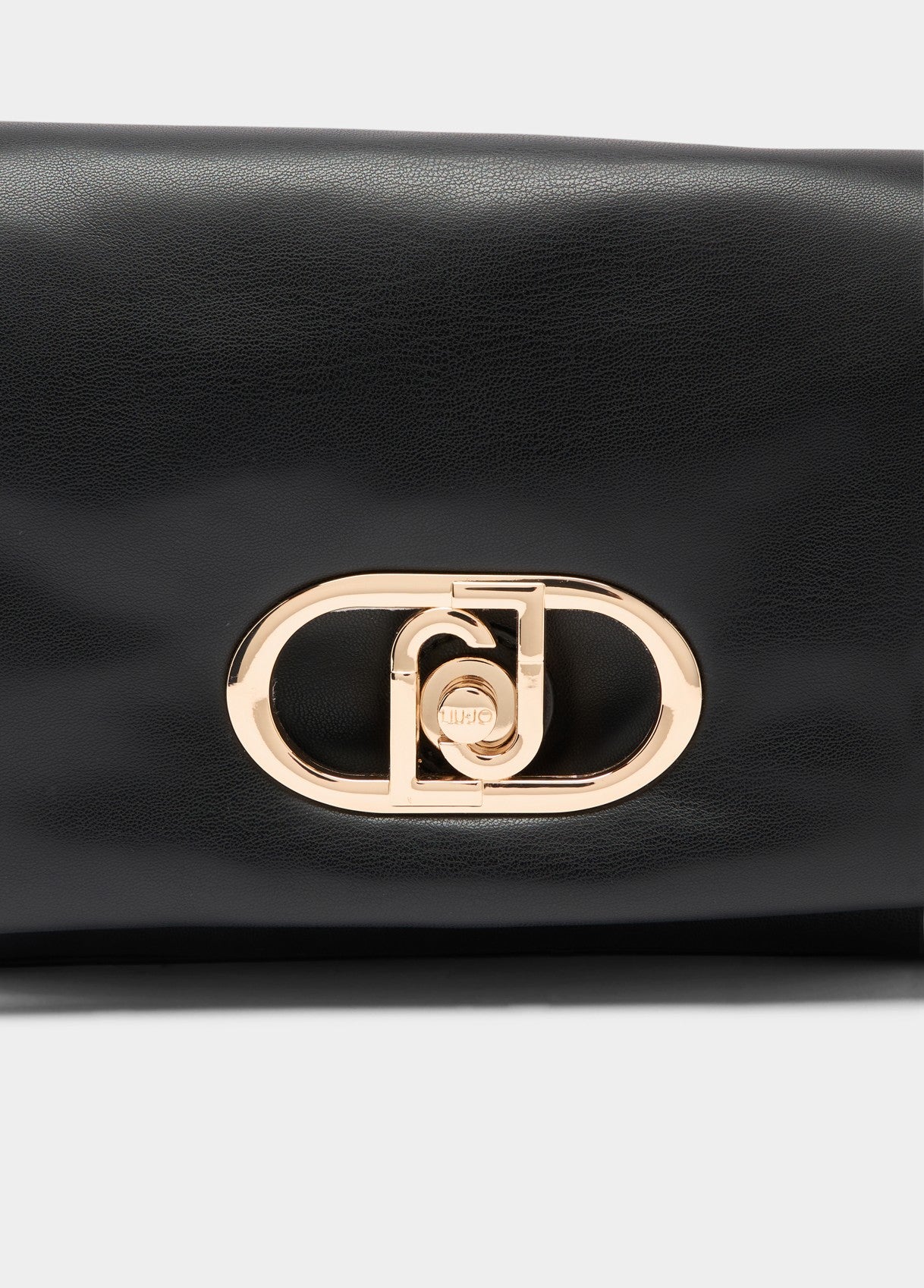 AA6148E095322222T.U.-black