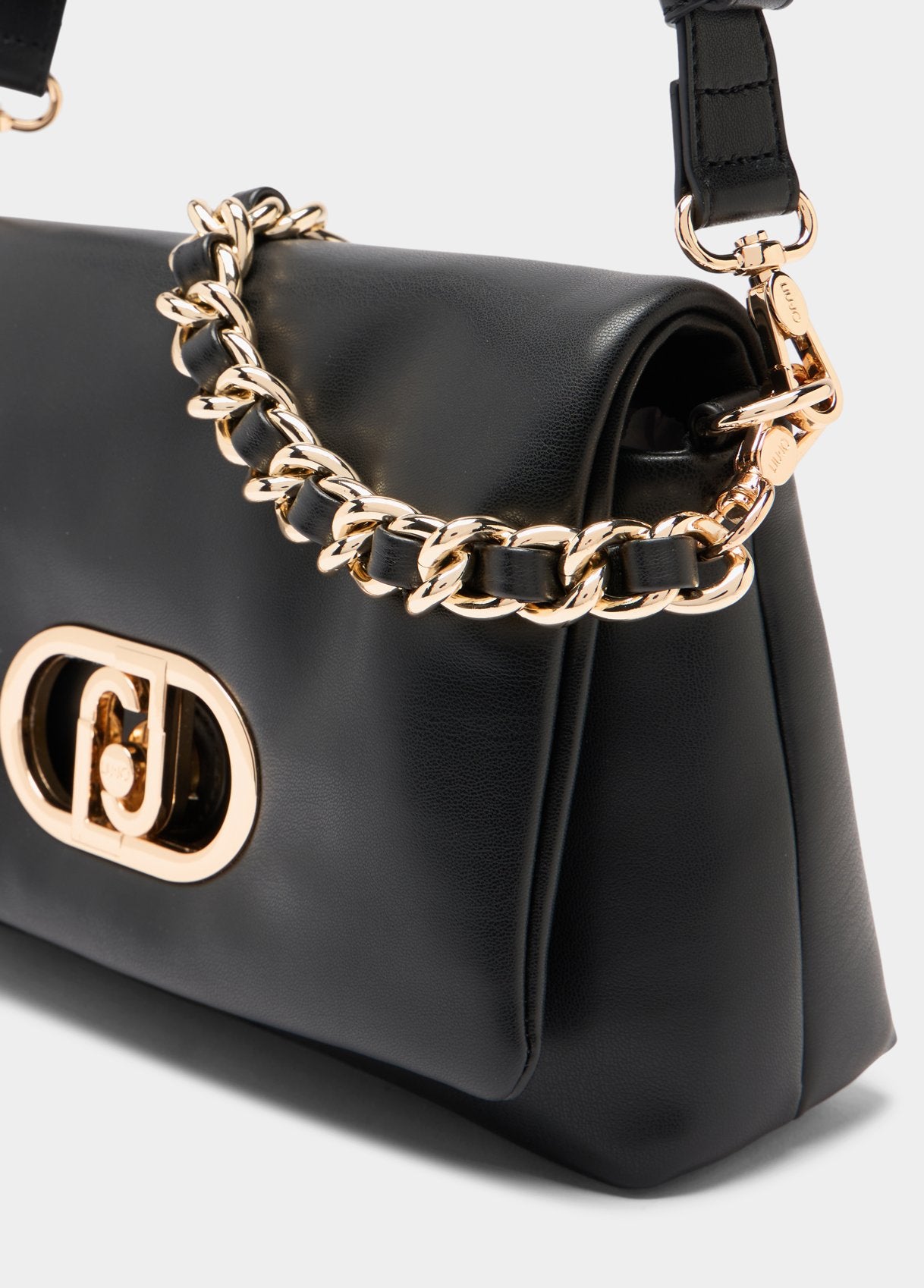 AA6148E095322222T.U.-black