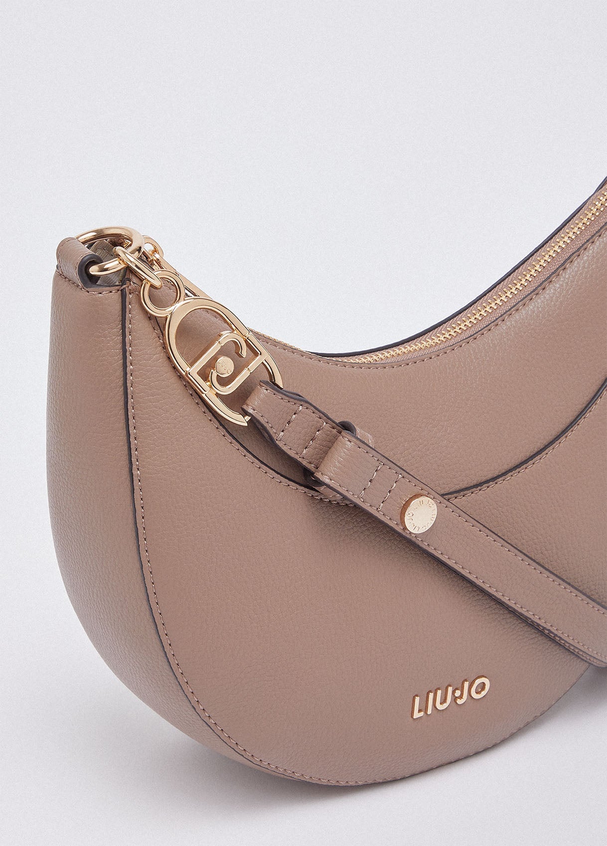 AA6186E101271409T.U.-mocha