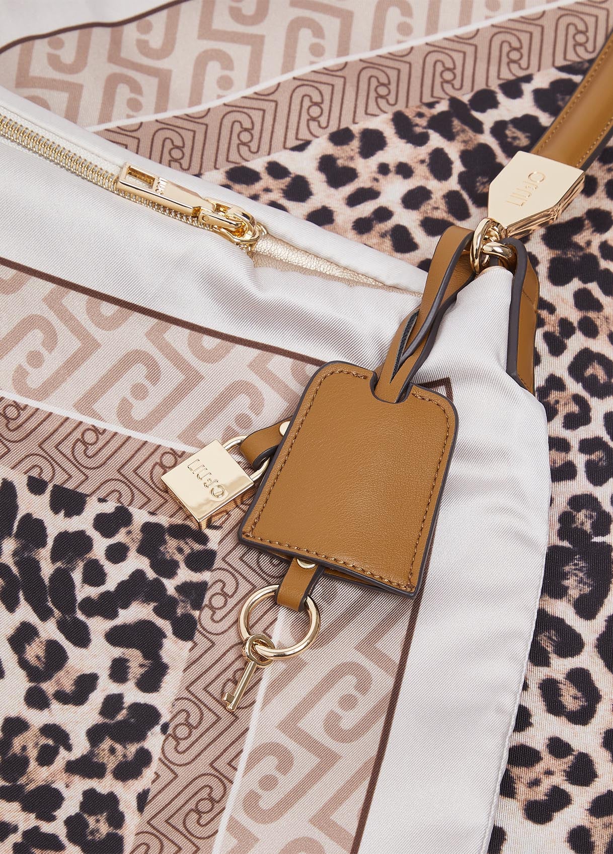 AA6194T2745Z9601T.U.-animal print