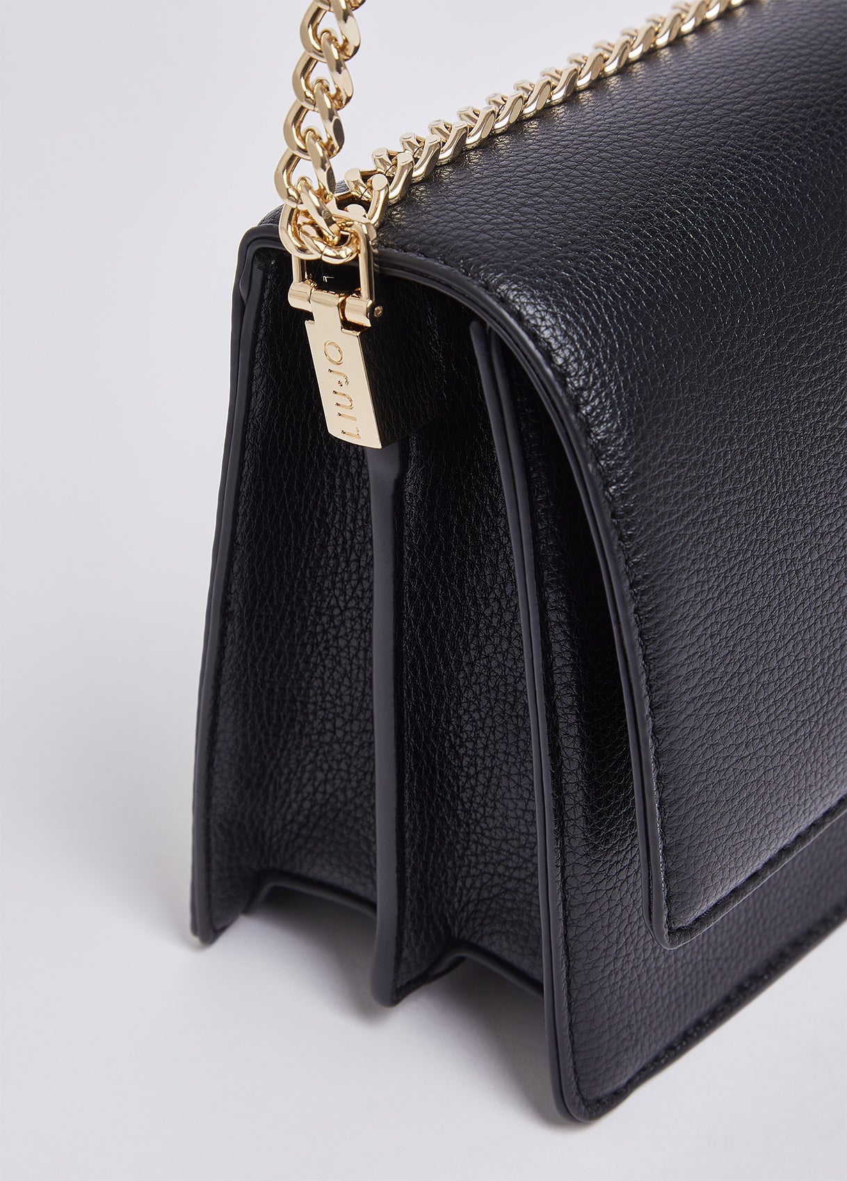 AA6210E101222222T.U.-black