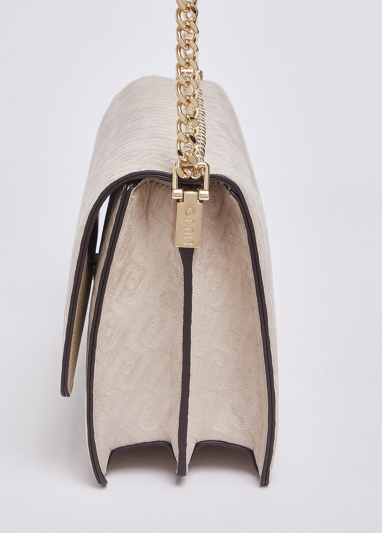 AA6210T384A51308T.U.-beige