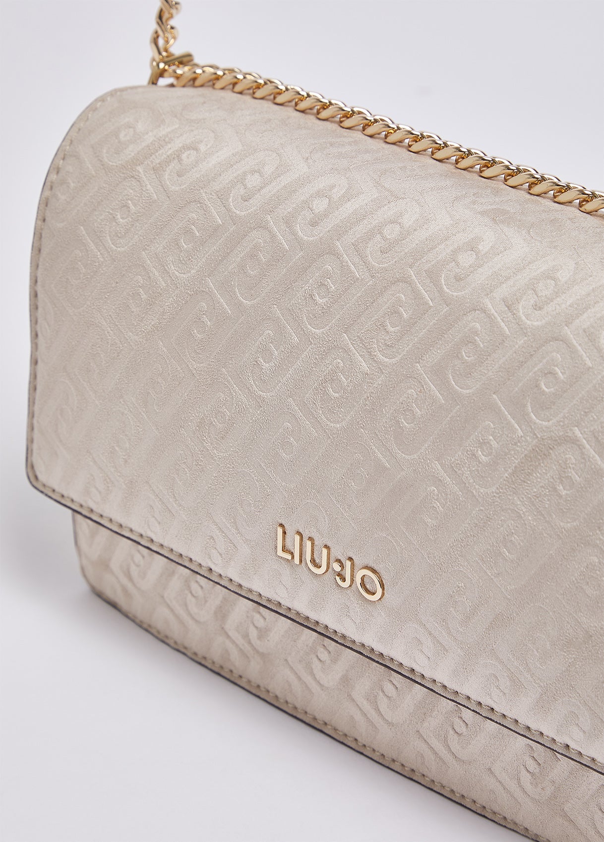 AA6210T384A51308T.U.-beige