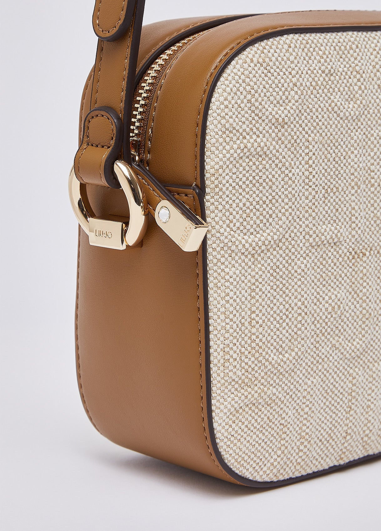 AA6211T381A00005T.U.-beige