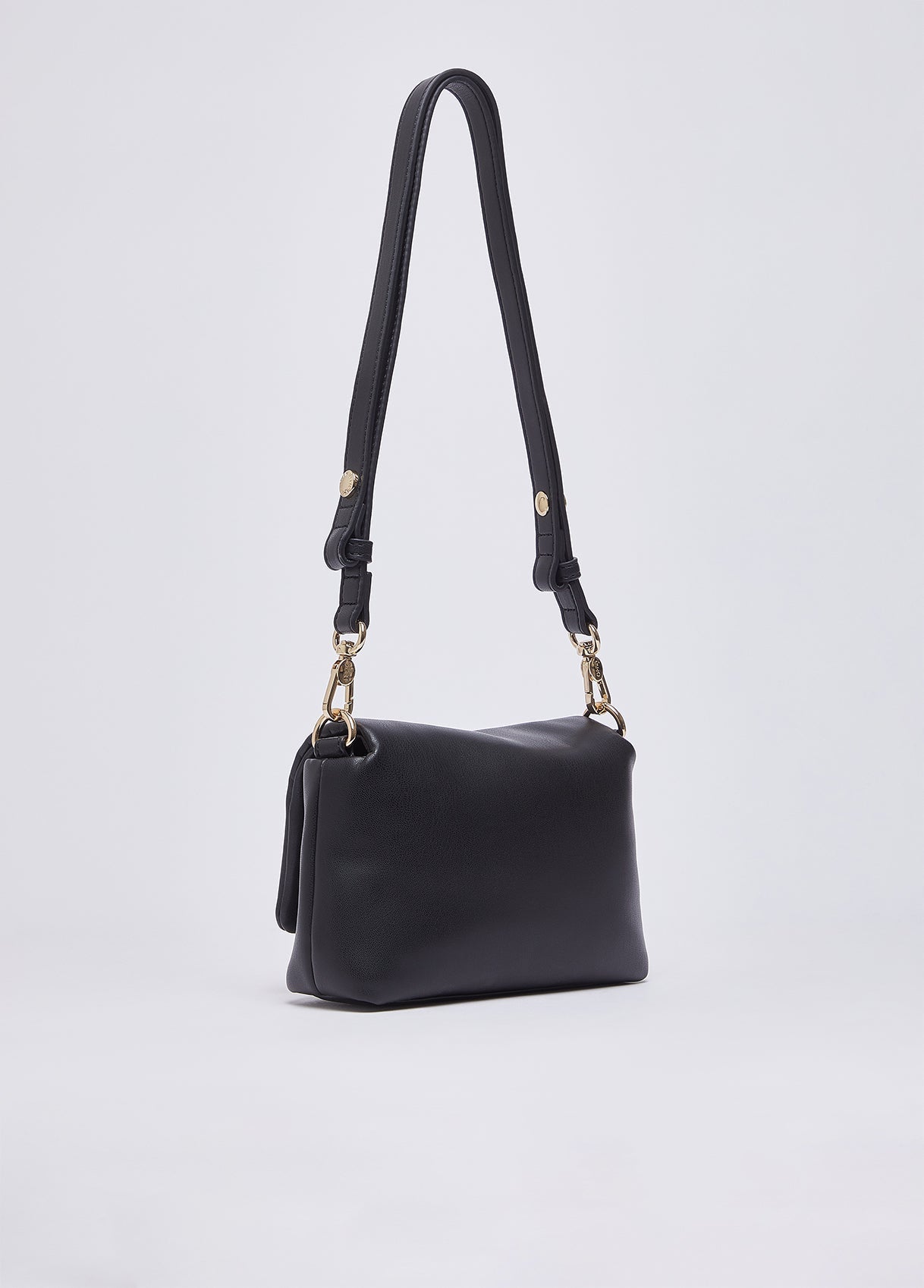 AA6269E095322222T.U.-black