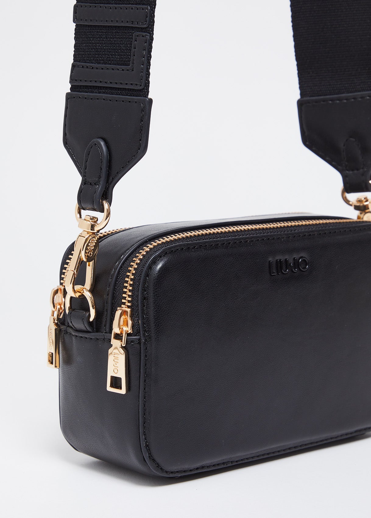 AF4100E001522222T.U.-black