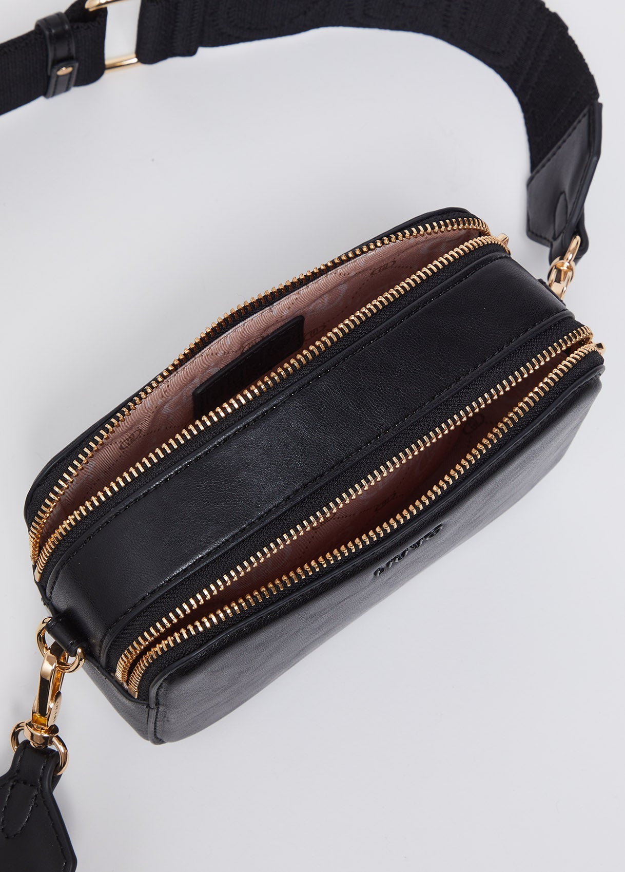 AF4100E001522222T.U.-black