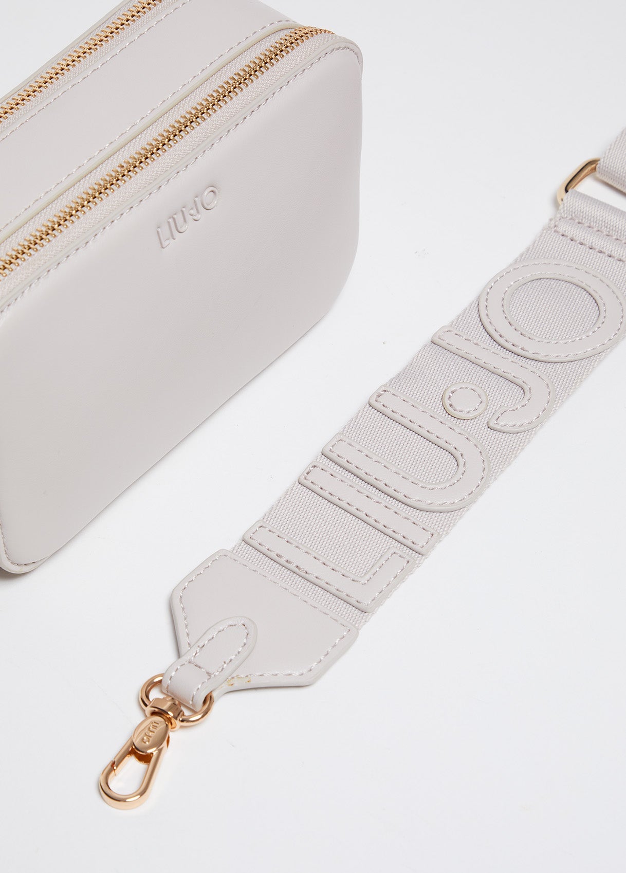 AF4100E001533801T.U.-light beige