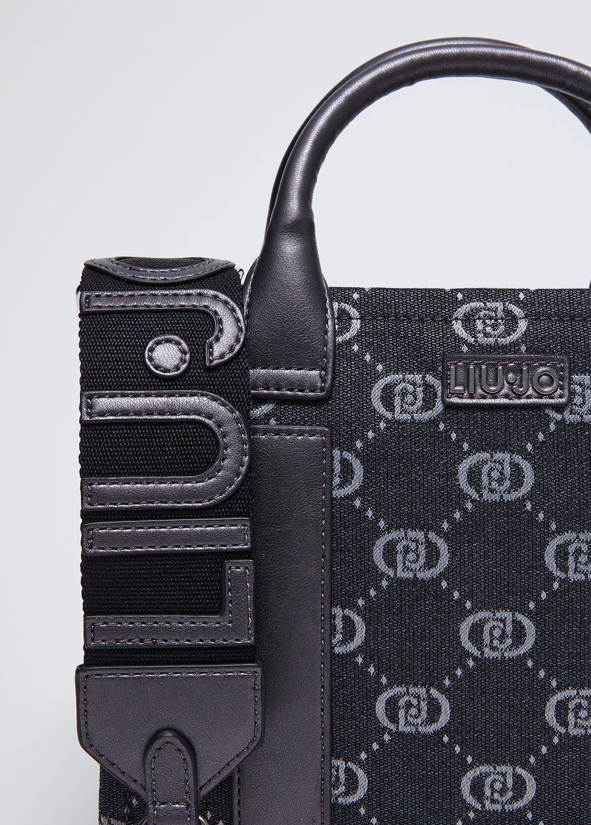 AF4192T919422222T.U.-black